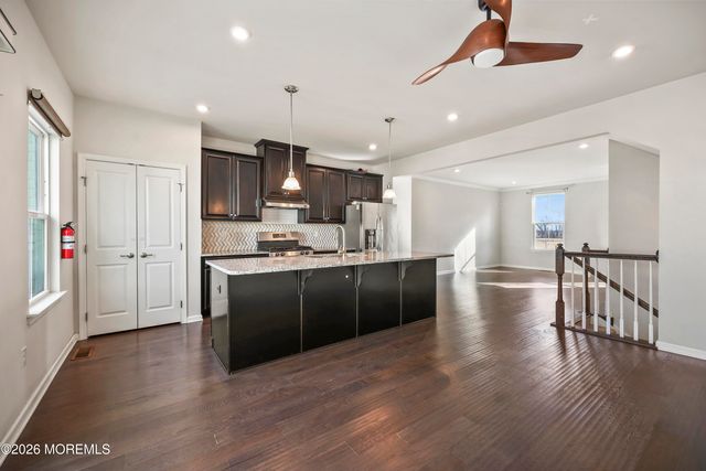 605 Bayside Court, South Amboy, NJ 08879