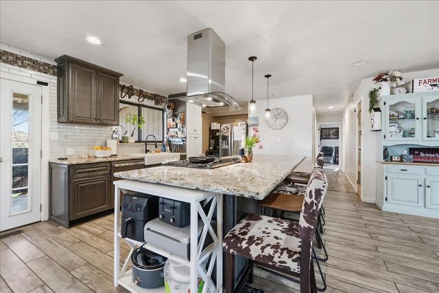 10585 Joeger Rd, Auburn, CA 95602