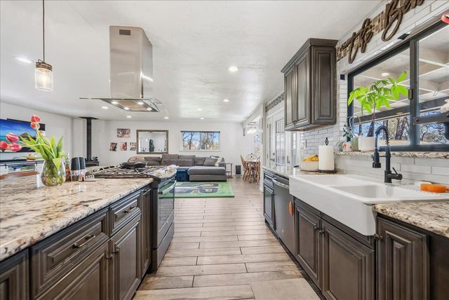 10585 Joeger Rd, Auburn, CA 95602