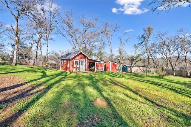 10585 Joeger Rd, Auburn, CA 95602