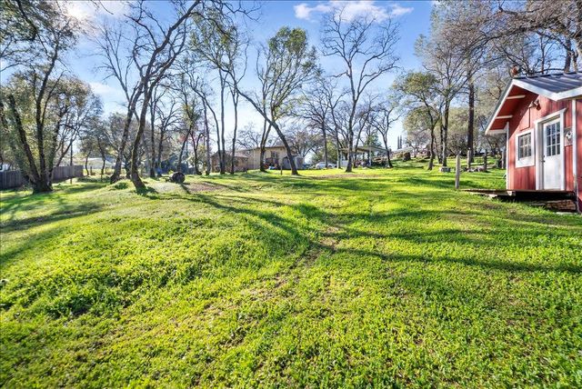 10585 Joeger Rd, Auburn, CA 95602