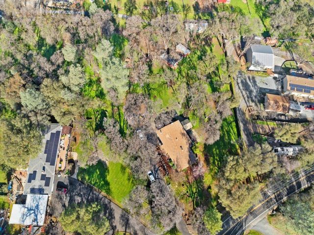 10585 Joeger Rd, Auburn, CA 95602