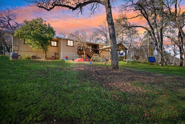 10585 Joeger Rd, Auburn, CA 95602