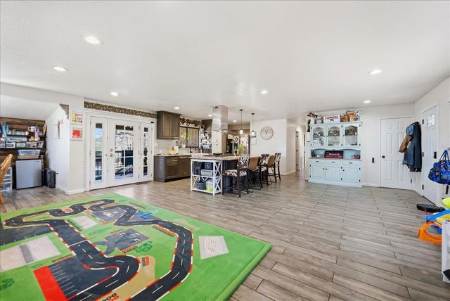 10585 Joeger Rd, Auburn, CA 95602