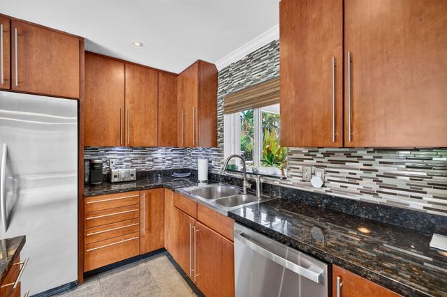 1948 NE 7TH Terrace, Wilton Manors, FL 33305