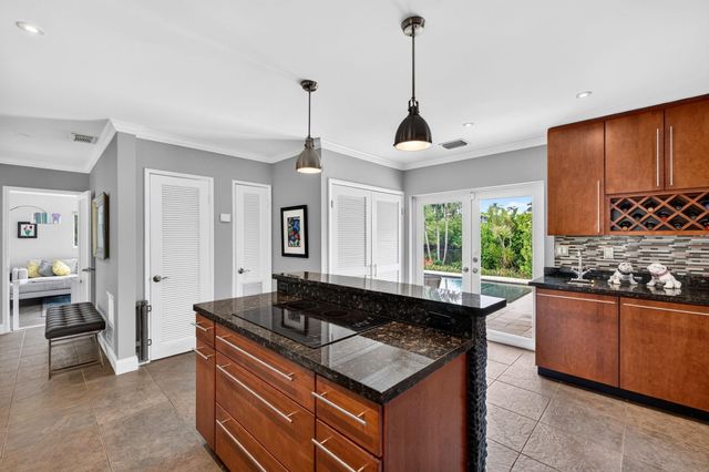1948 NE 7TH Terrace, Wilton Manors, FL 33305
