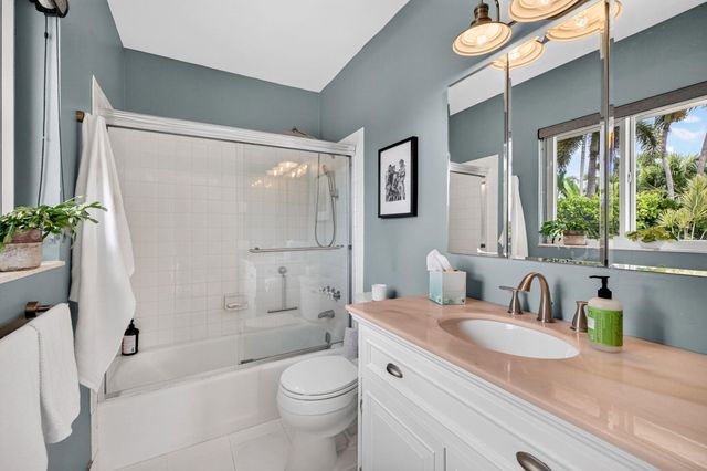 1948 NE 7TH Terrace, Wilton Manors, FL 33305