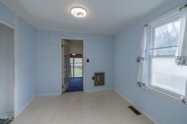 1510 East Chilhowie Avenue, Johnson City, TN 37601