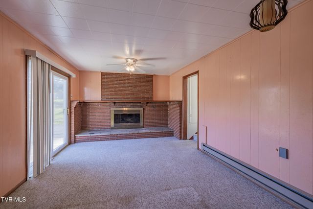 1510 East Chilhowie Avenue, Johnson City, TN 37601