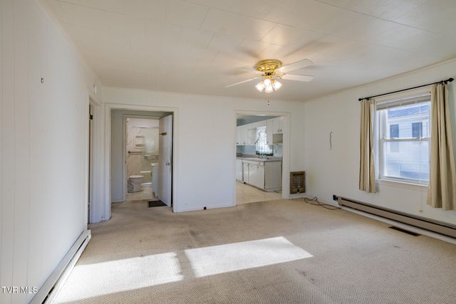 1510 East Chilhowie Avenue, Johnson City, TN 37601