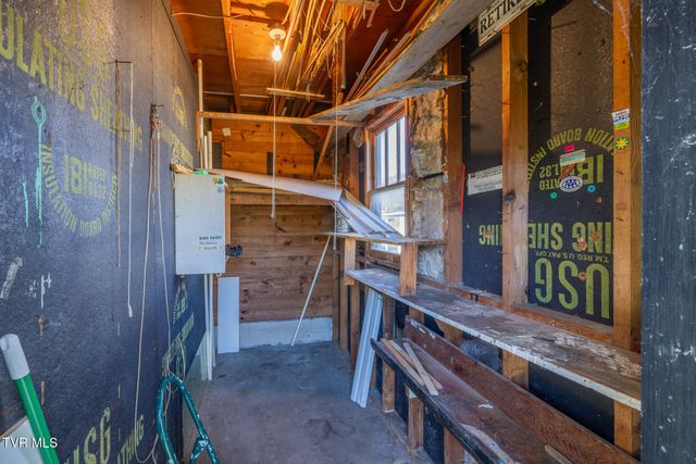 1510 East Chilhowie Avenue, Johnson City, TN 37601