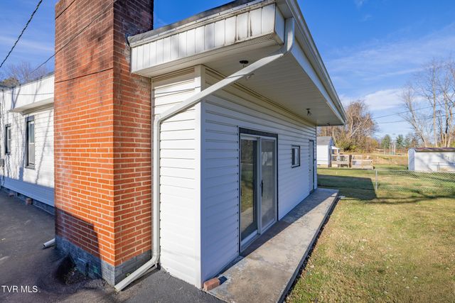 1510 East Chilhowie Avenue, Johnson City, TN 37601