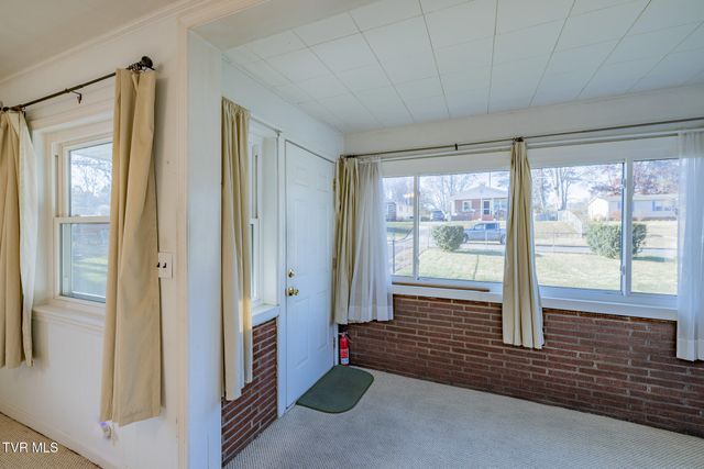 1510 East Chilhowie Avenue, Johnson City, TN 37601