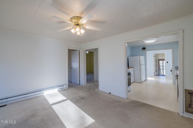 1510 East Chilhowie Avenue, Johnson City, TN 37601