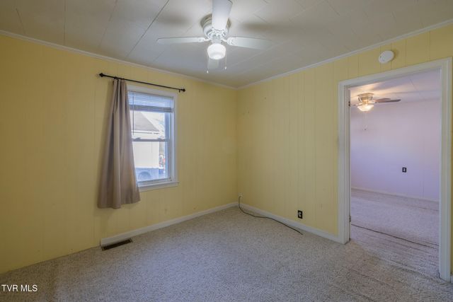 1510 East Chilhowie Avenue, Johnson City, TN 37601