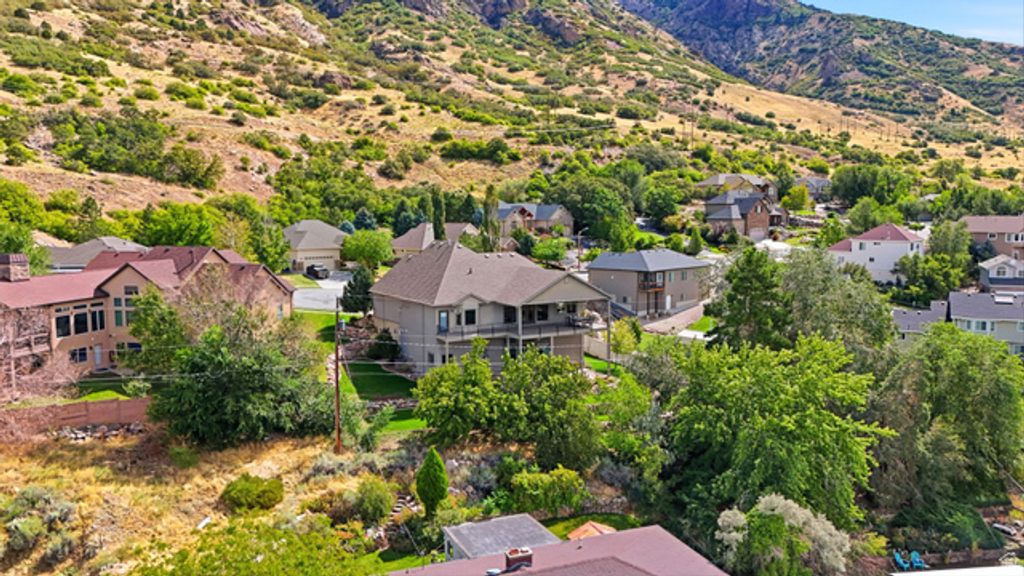 141 TAYLOR AVE, Ogden, UT 84404 — photo 2