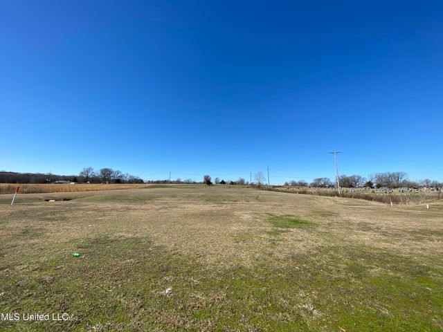 2776 Highway 51, Senatobia, MS 38668