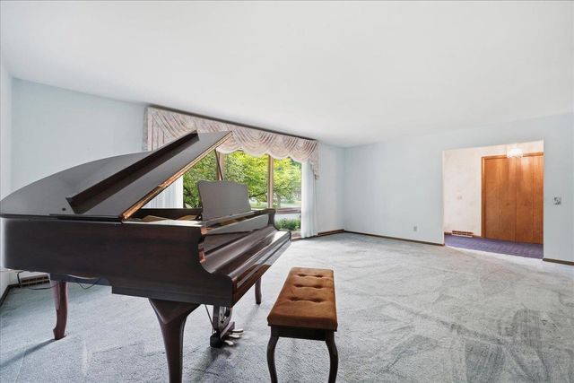 5302 Comanche Way, Madison, WI 53704