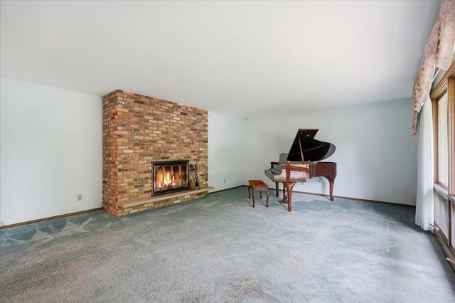 5302 Comanche Way, Madison, WI 53704
