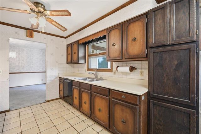 5302 Comanche Way, Madison, WI 53704