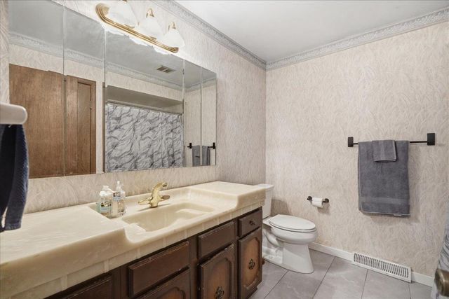 5302 Comanche Way, Madison, WI 53704