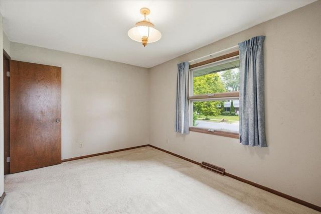 5302 Comanche Way, Madison, WI 53704