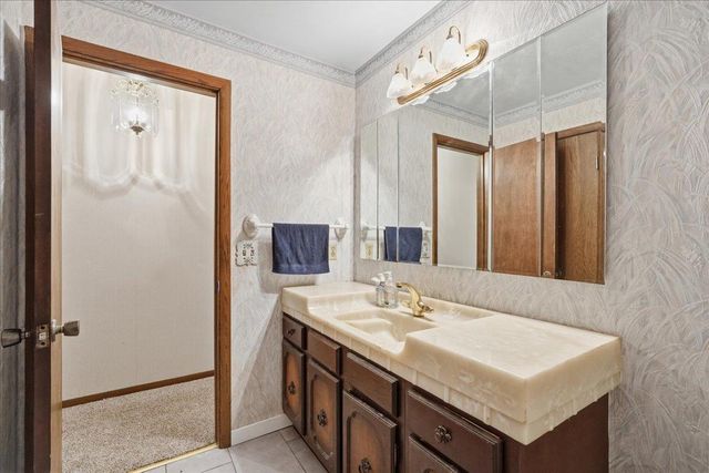 5302 Comanche Way, Madison, WI 53704