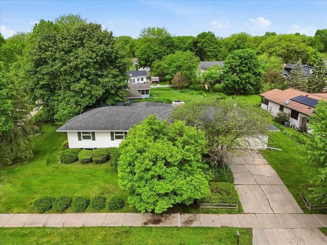 5302 Comanche Way, Madison, WI 53704