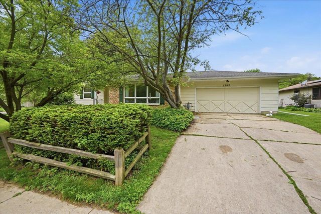 5302 Comanche Way, Madison, WI 53704