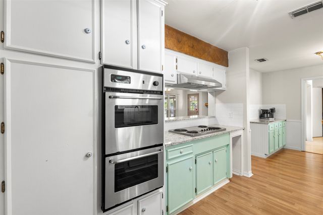 103 Cedar Drive, Oak Leaf, TX 75154