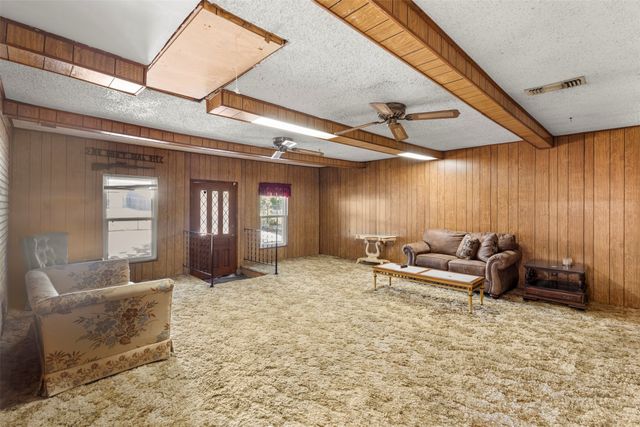 103 Cedar Drive, Oak Leaf, TX 75154