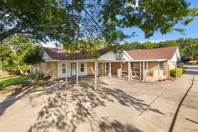 103 Cedar Drive, Oak Leaf, TX 75154