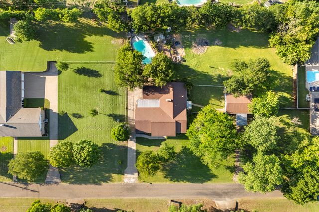 103 Cedar Drive, Oak Leaf, TX 75154