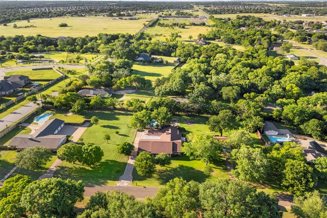 103 Cedar Drive, Oak Leaf, TX 75154