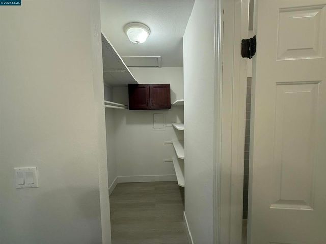 2564 Walnut Blvd, Walnut Creek, CA 94596