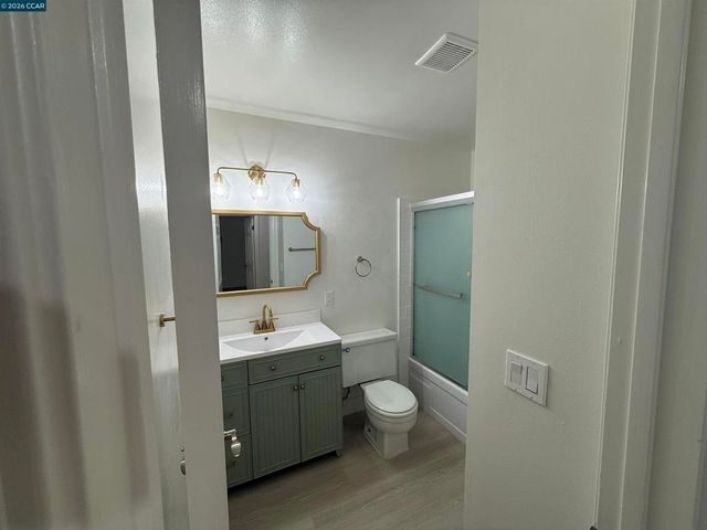 2564 Walnut Blvd, Walnut Creek, CA 94596
