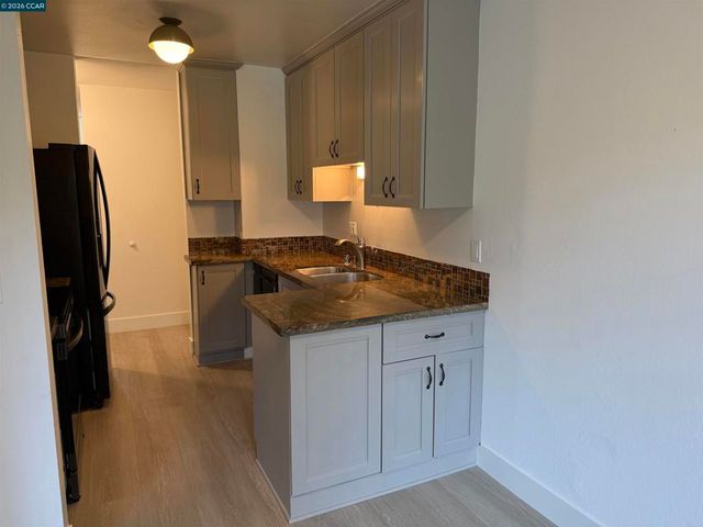 2564 Walnut Blvd, Walnut Creek, CA 94596