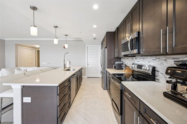 16300 COUNTY ROAD 455 302, Montverde, FL 34756