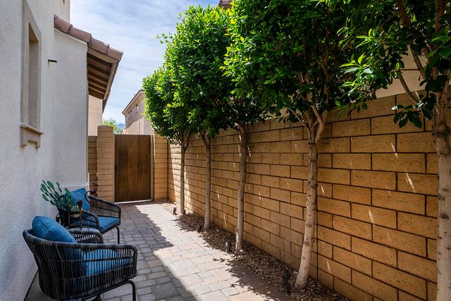 436 Tan Oak Drive, Palm Springs, CA 92262