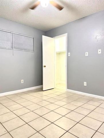 6918 Hirsch Road 6916, Houston, TX 77016