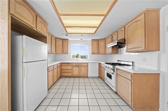125 E Graves Avenue, Monterey Park, CA 91755
