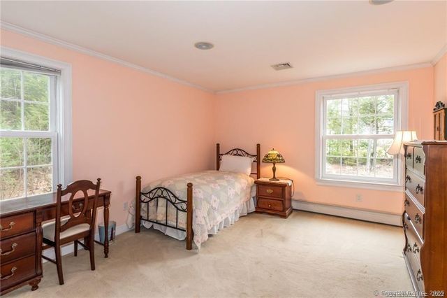 15 Sand Hill Road, Simsbury, CT 06089