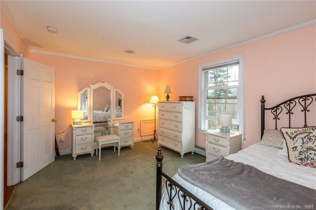 15 Sand Hill Road, Simsbury, CT 06089