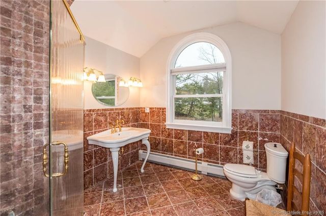 15 Sand Hill Road, Simsbury, CT 06089