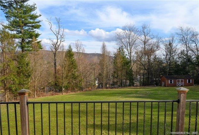 15 Sand Hill Road, Simsbury, CT 06089