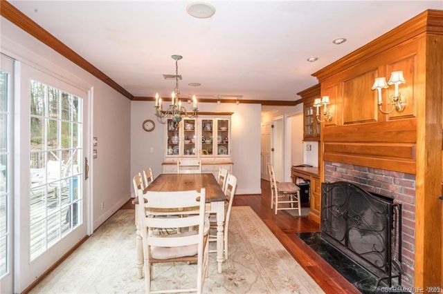 15 Sand Hill Road, Simsbury, CT 06089