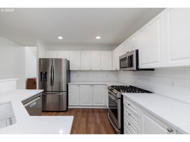 16225 Sw PALERMO Ln, Portland, OR 97223