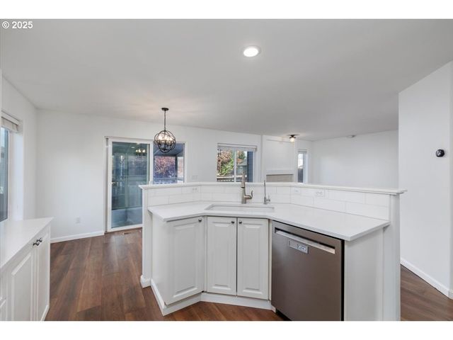 16225 Sw PALERMO Ln, Portland, OR 97223