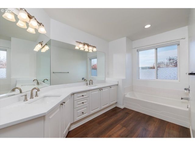 16225 Sw PALERMO Ln, Portland, OR 97223