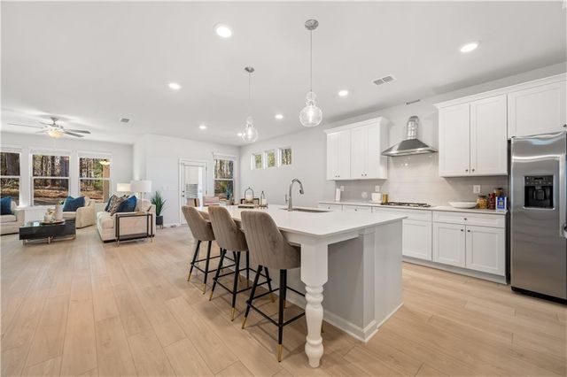 2555 Dixon Place, Lawrenceville, GA 30045
